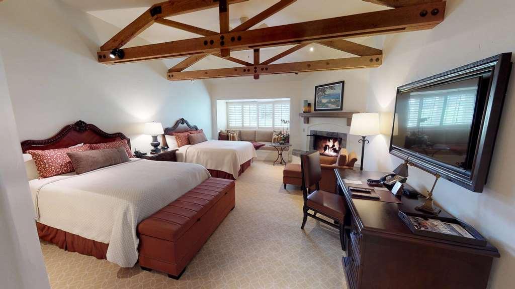 Casa Palmero At Pebble Beach Стая снимка
