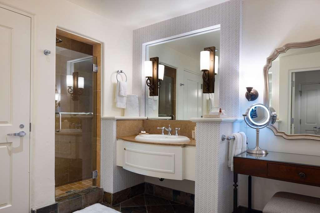 Casa Palmero At Pebble Beach Стая снимка