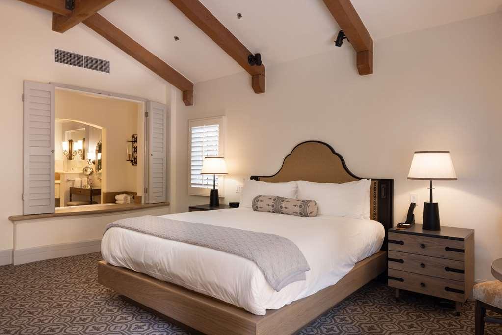 Casa Palmero At Pebble Beach Стая снимка