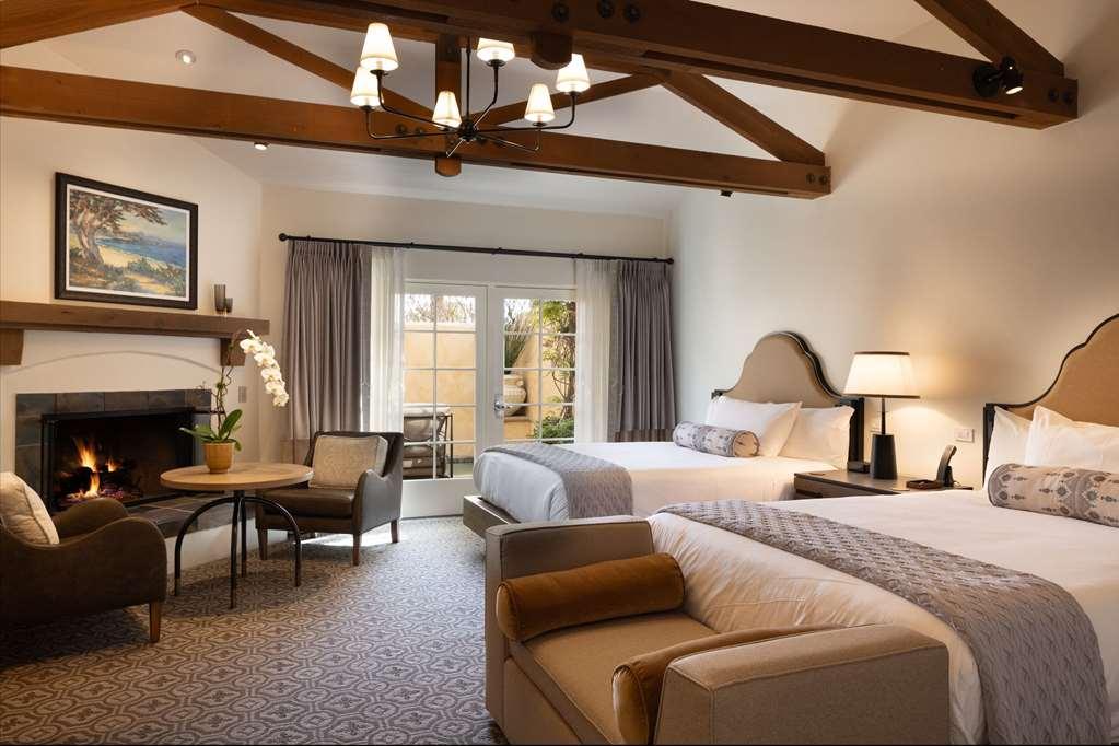 Casa Palmero At Pebble Beach Стая снимка