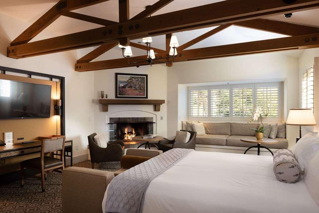 Casa Palmero At Pebble Beach Стая снимка