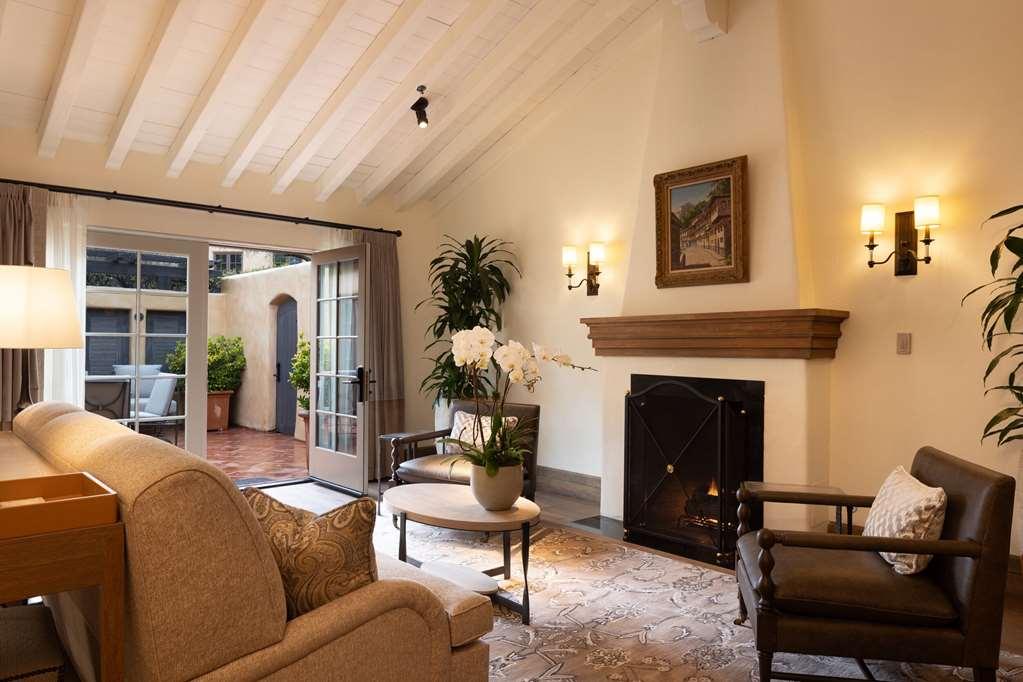Casa Palmero At Pebble Beach Стая снимка