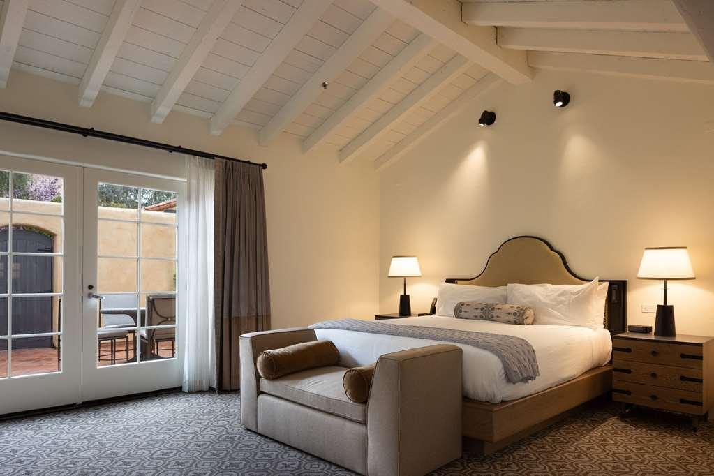 Casa Palmero At Pebble Beach Стая снимка